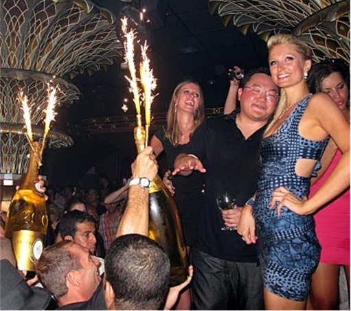 Jho-Low-With-Paris-Hilton-Partying-21.jpg