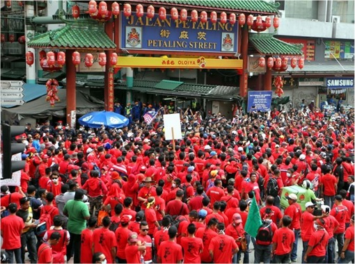 Red-Shirts-Rioting-at-Petaling-Street.jpg