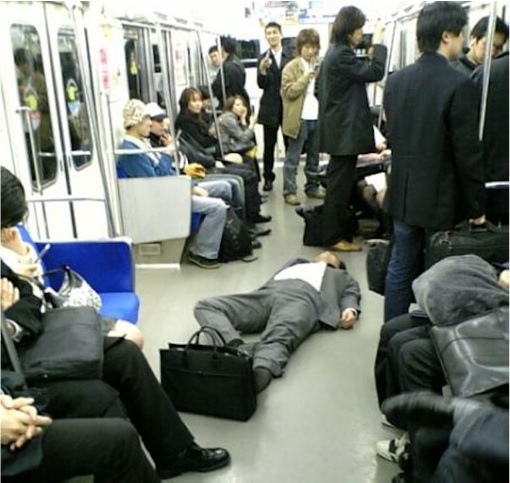Japanese-Culture-Drunken-Sleeping-in-Public-5.jpg